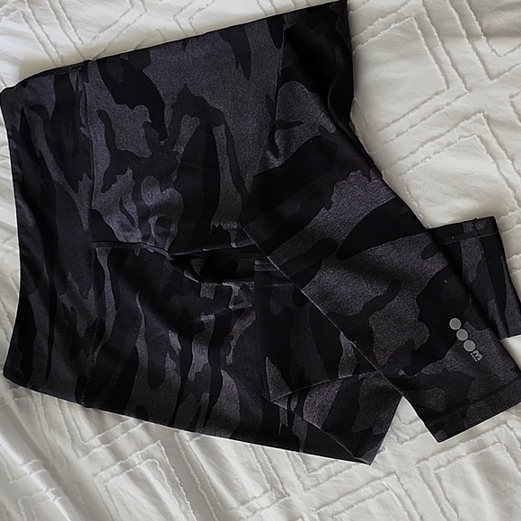 BENCH leggings size medium - Picture 2 of 2